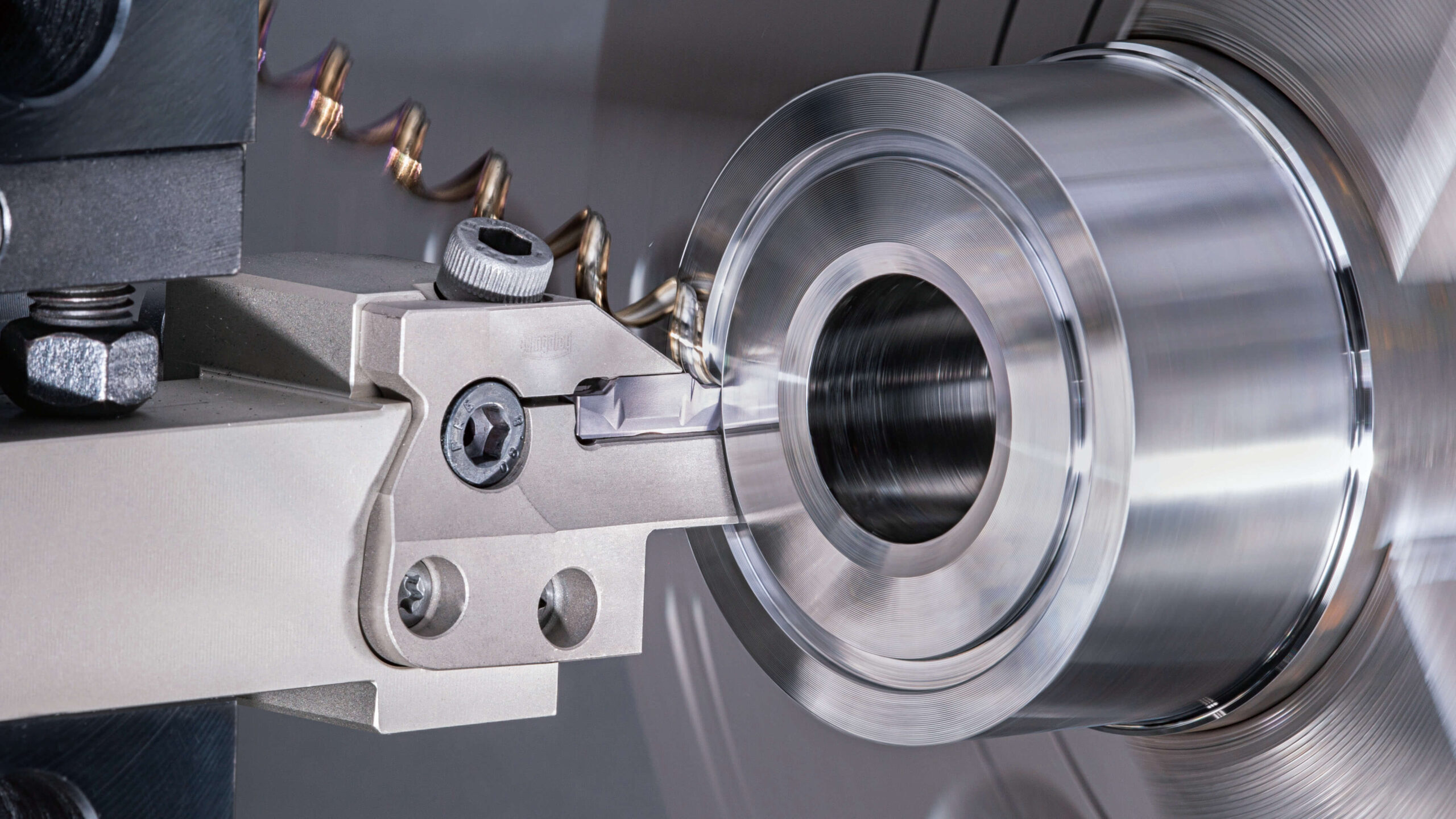 TungCutシリーズに、TungModularSystem 外部給油仕様端面溝入れ用