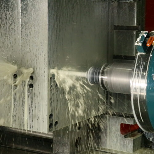 タンガロイ成功事例 刃先交換式ガンドリルDeepTriDrill（ディープ・トライ・ドリル）を使い深穴・斜め穴加工のスピードアップを実現