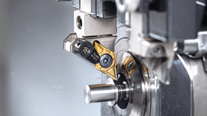 Miglioramento della precisione nella lavorazione al tornio automatico: scopri le innovazioni SH7025